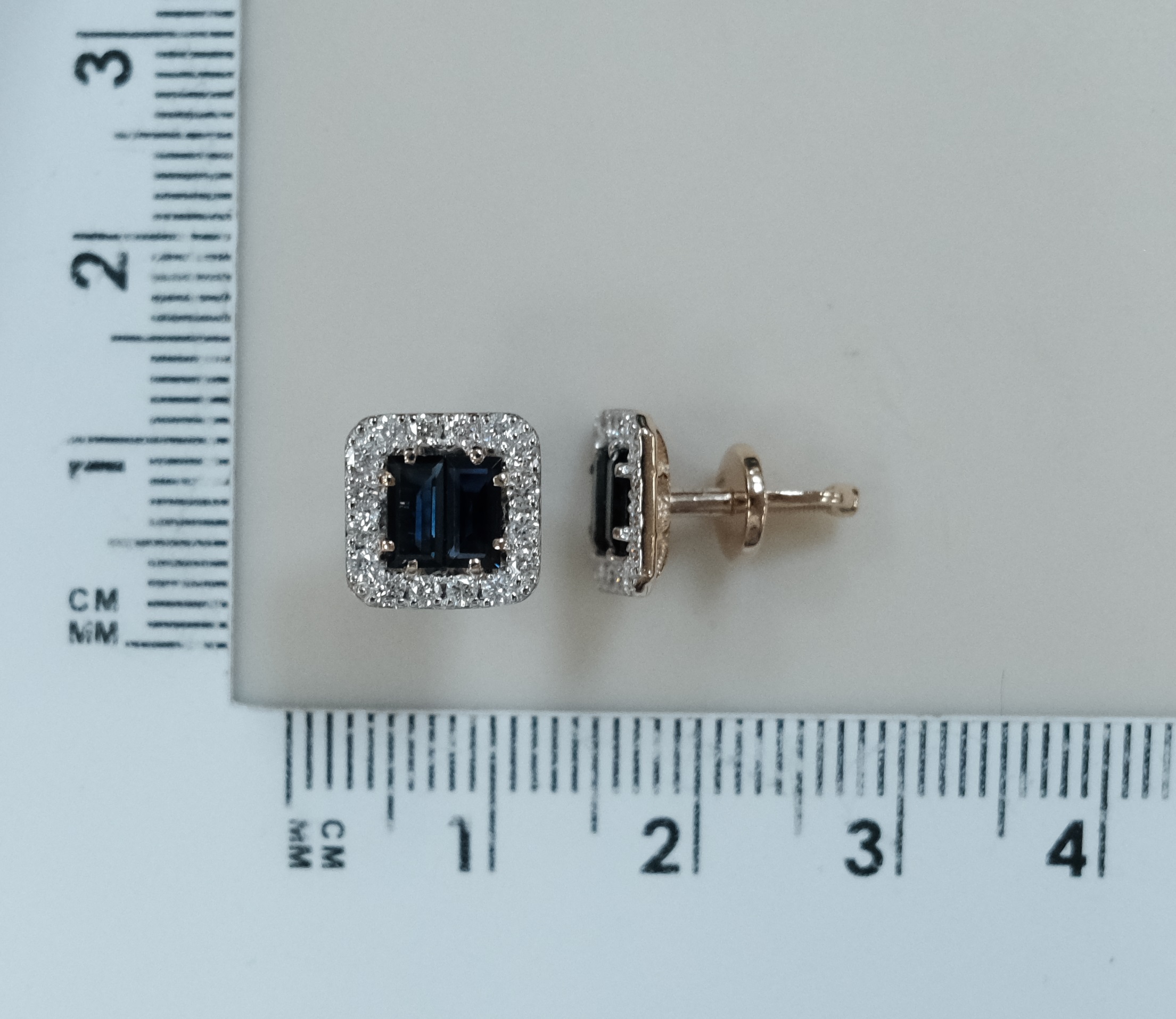 10511-001544 Серьги (Au 585)